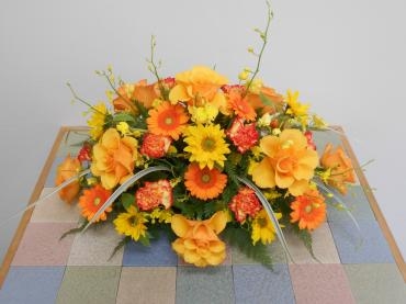 ホリゾンタルのアレンジメント 花屋ブログ 神奈川県横浜市鶴見区の花屋 鶴見花鈴にフラワーギフトはお任せください 当店は 安心と信頼の花 キューピット加盟店です 花キューピットタウン